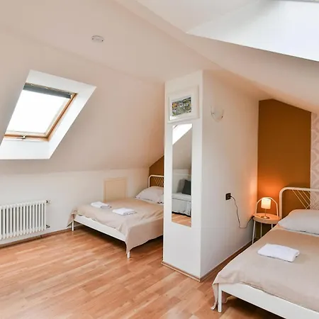 Central 3Bdr Penthouse With Terrace&Ac Prague Exterior photo